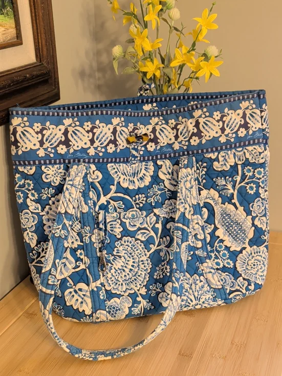 Vera Bradley Blue Lagoon XL Vera Floral Quilted Tote