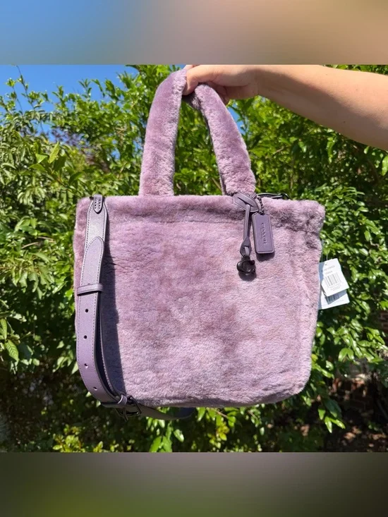 NWT Coach Tote 28 In Signature Shearling CC442