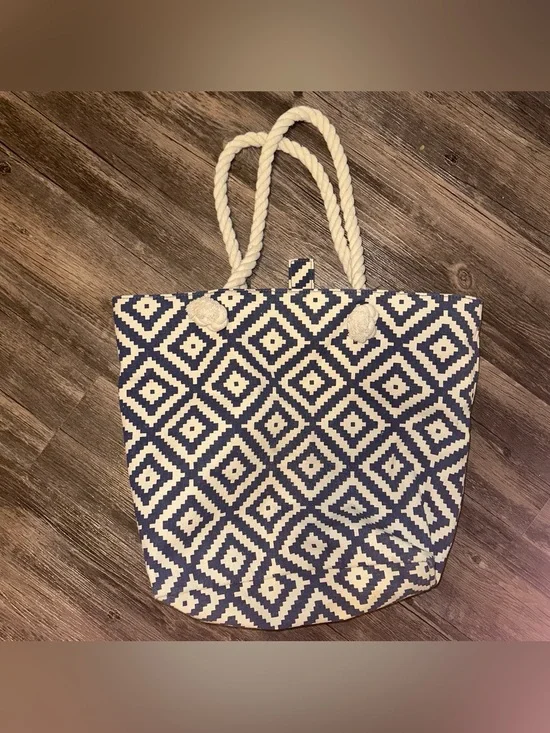 summer & rose Navy and White Diamond-Pattern Rope Tote