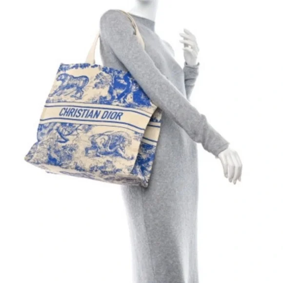 New in bag Christian Dior VIP Dioriviera Raffia Tote in Tan & …
