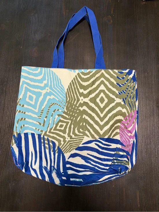 Estée Lauder Geometric Canvas Tote Bag