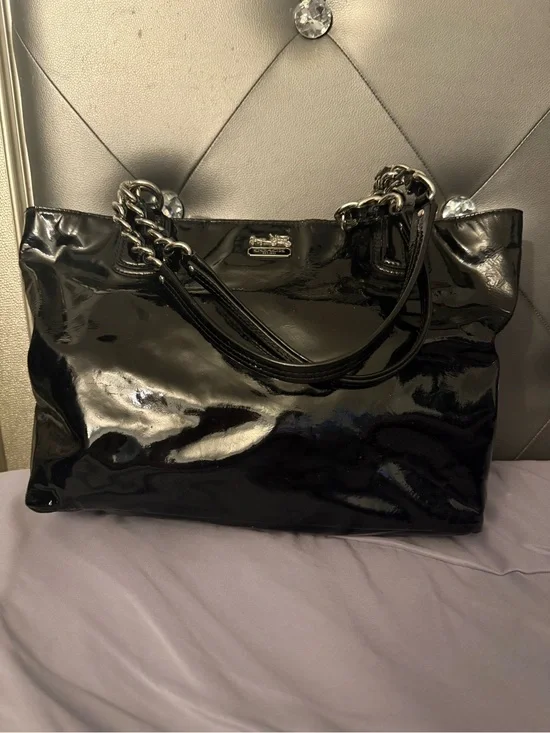 coach chelsea tote black patent leather