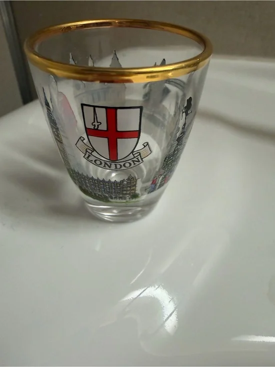 London Crest Shot Glass with Gold Rim