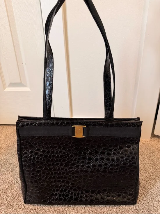 Salvatore Ferragamo Authentic Vintage Black Croc Embossed Leather Vara Bow Tote