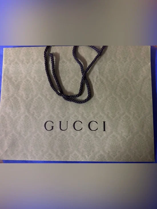 Gucci 💯% Authentic Damask Green Embossed Shopping gift bag w/Black Rope Handles