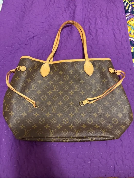 Louis Vuitton Monogram Canvas Tote with Natural Vachetta Trim