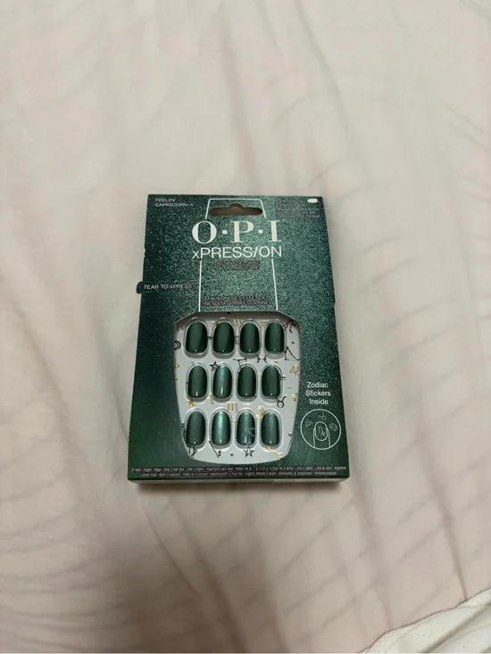 OPI Xpression Press-On Nails in Capricorn Green