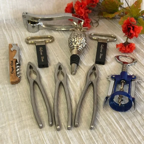 BAR ACCESSORIES 9 bottle corkscrew openers pineapple stopper & 3 nut crackers