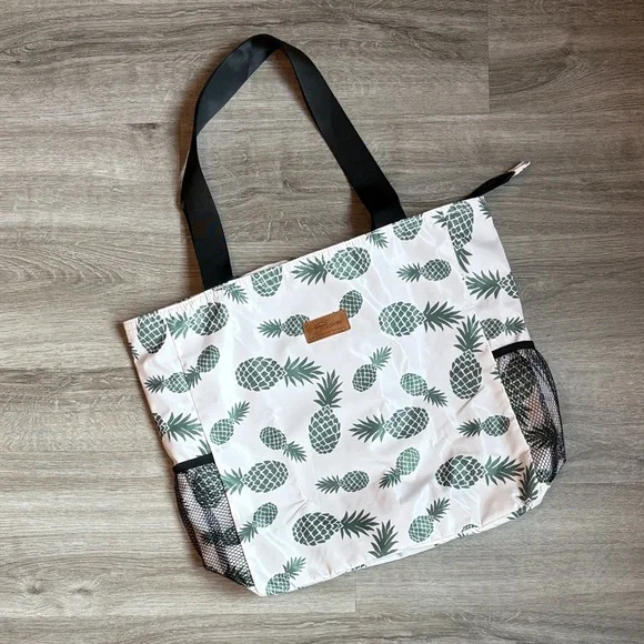 Pineapple print tote bag
