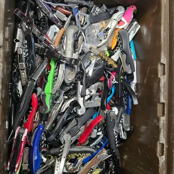 Unbranded Wine Opener Multi-Color Bulk Lot of 40 Waiters Corkscrews Good Cond.