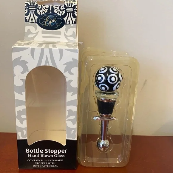 New in Box Epic Black and White Hand-Blown Studio Glass Bottle Stopper