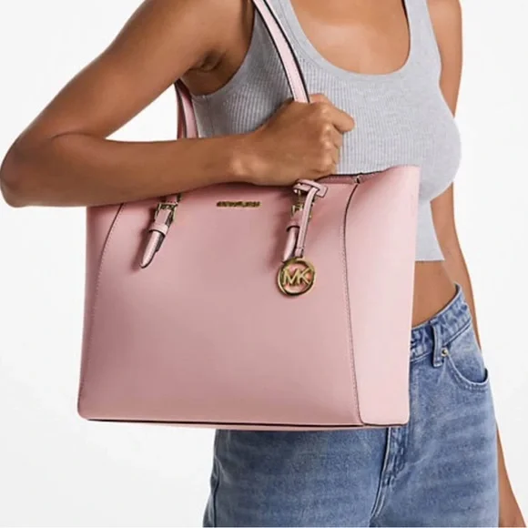 New Michael Kors Maisie Large Pebbled Leather 2 in-1 Tote Bag.