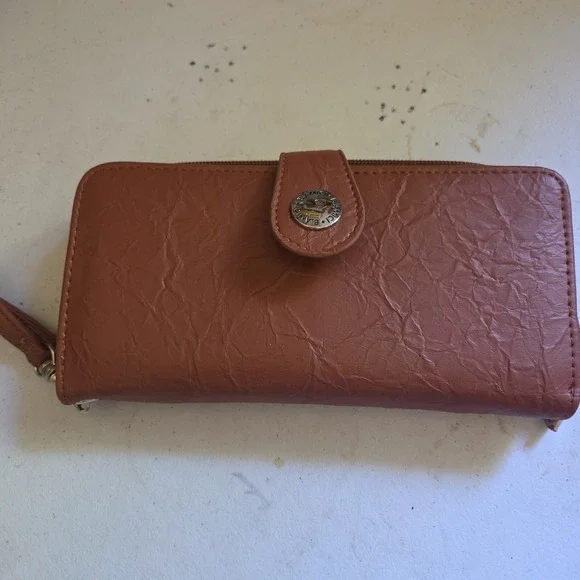 B. Amici Luciana RFID Leather Wallet  Wristlet Brown Gingerbread