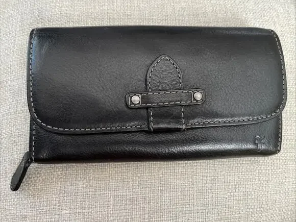 FRYE Leather Wallet Womens Black Trifold Clutch Coin Snap Olivia Classic