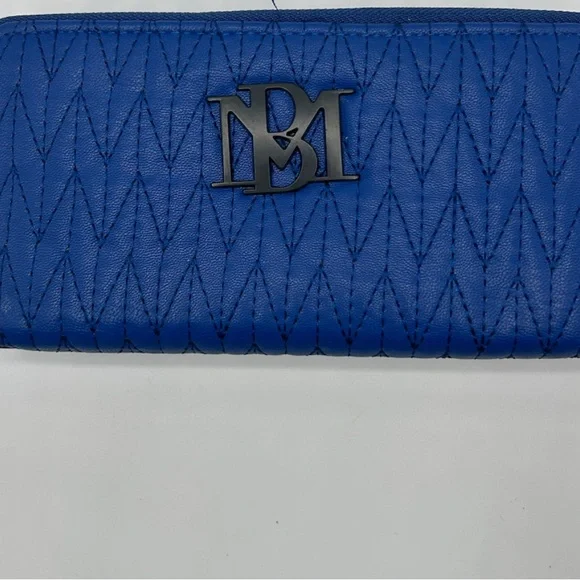 Badgley Mischka Royal Blue Quilted Zip Around Wallet BM‎ Logo NWT 💙✨