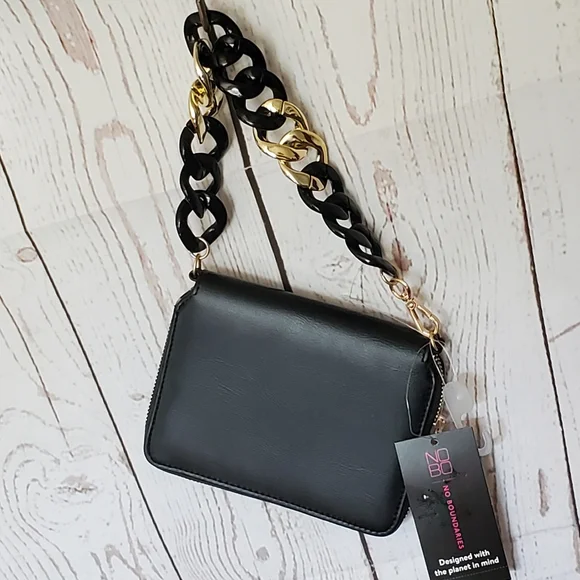 No Boundaries women's recycled materials wallet with acrylic chain strap black