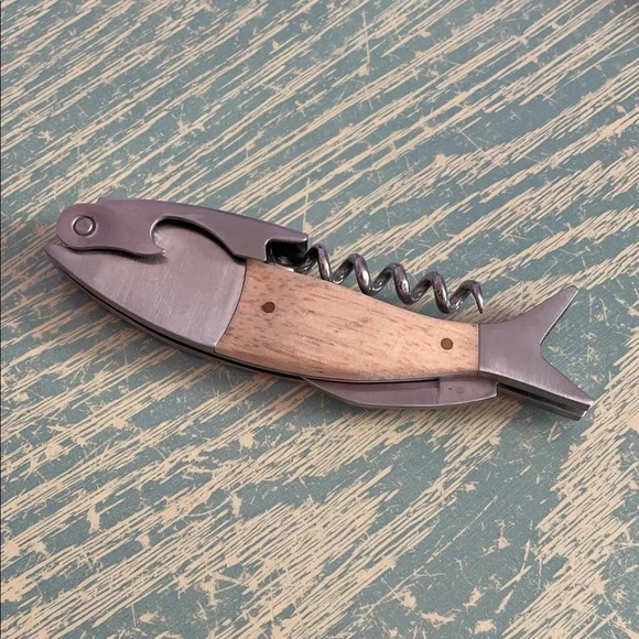 Kikkerland Lightwood Fish Corkscrew