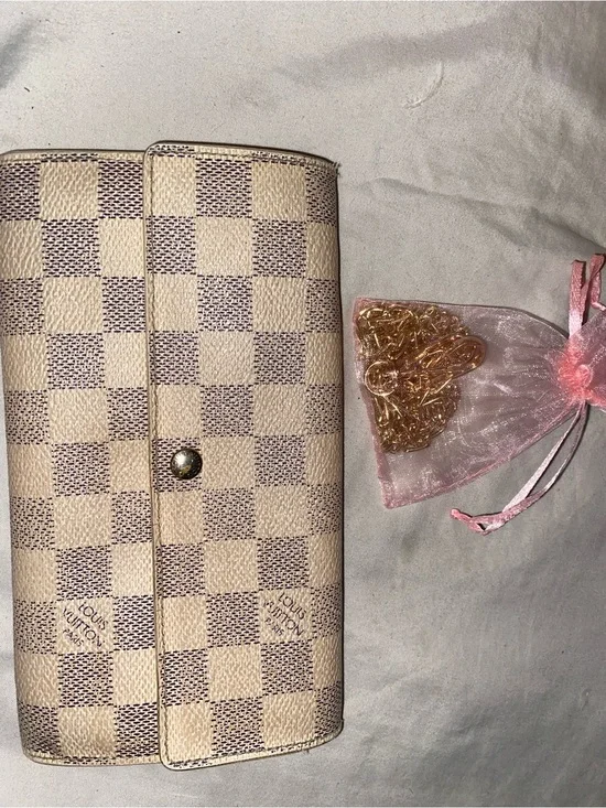 Louis Vuttion Azure Wallet w/ Chain
