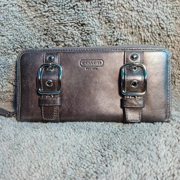 Coach SoHo Zoe Double Buckle Zip Around Leather Wallet Metallic Pewter Gray