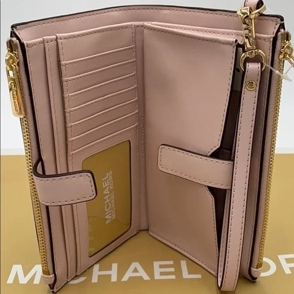 MICHAEL KORS DOUBLE ZIP WRISTLET POWDER BLUSH