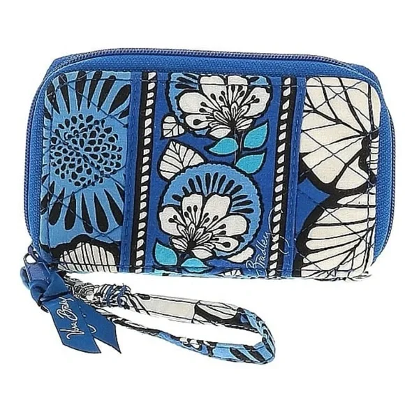 Vera Bradley wristlet/wallet in blue bayou pattern. NWOT