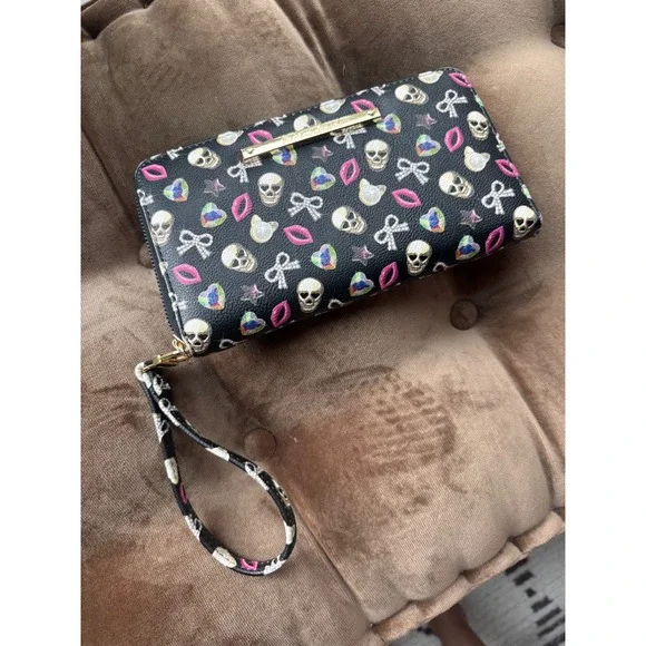Betsey Johnson Skull Heart Lip Bow Wristlet Wallet Black Pink Y2K whimsigoth