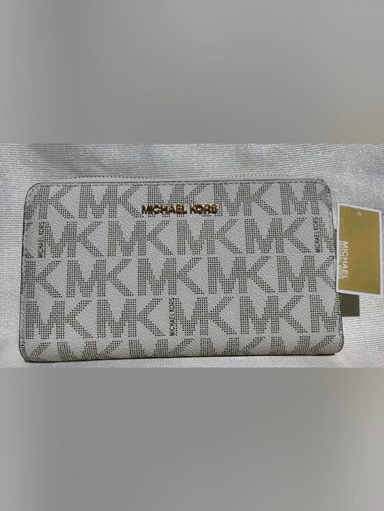 NEW Michael Kors Jet Set Signature Light Cream Multi Wallet MK Logo New With Tag