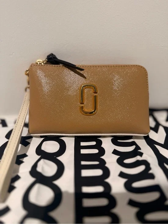 NWT Marc Jacobs j Marc wristlet - camel multi