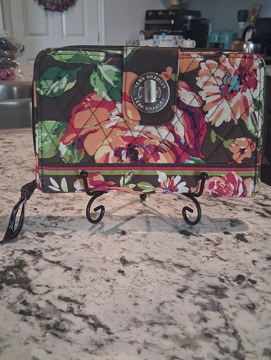 Vera Bradley Quilted Zip Turnlock Wallet in Emglish Rose