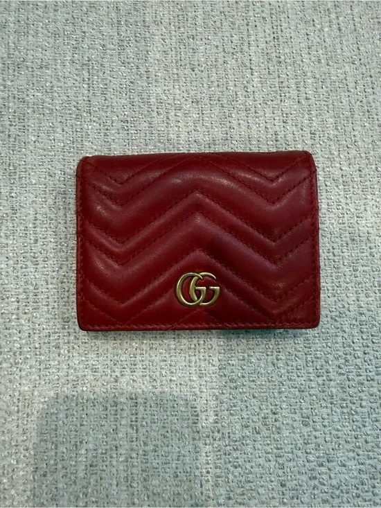 Gucci Burgundy Chevron Leather Card Wallet with Gold Double G