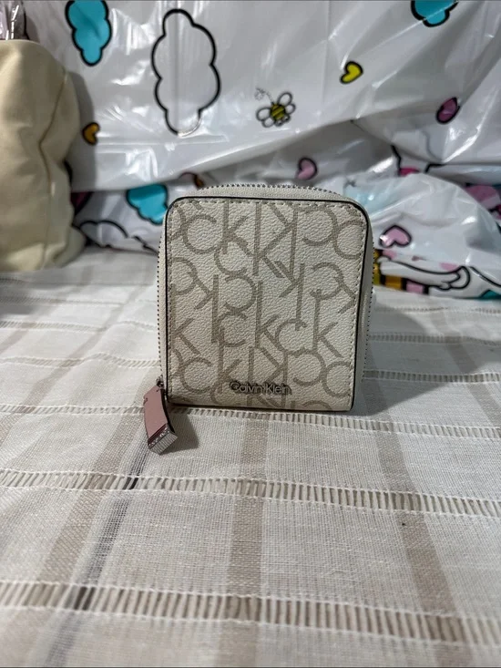 Calvin Klein small zip-around wallet
