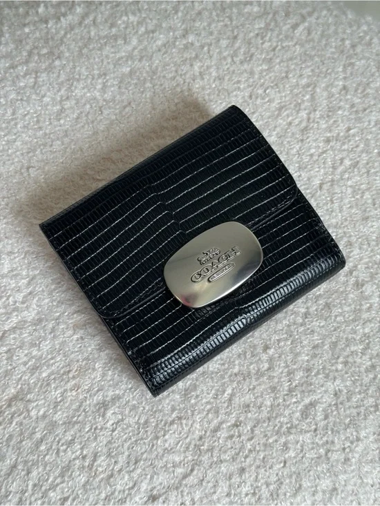 Coach Black Lizard-Embossed Card Wallet with Silver Logo Plate