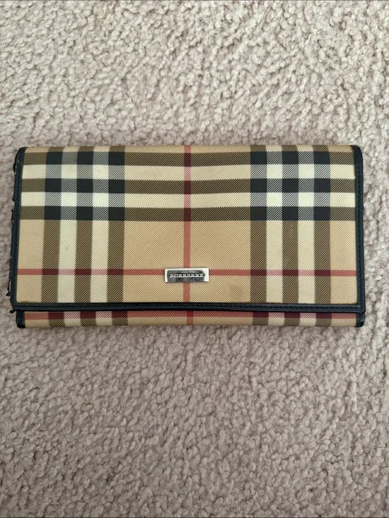 Burberry Classic Nova Check Fold Wallet in Tan and Black