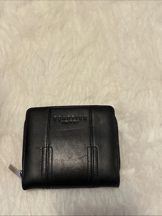 Kenneth Cole Reaction Black Zip-Around Wallet