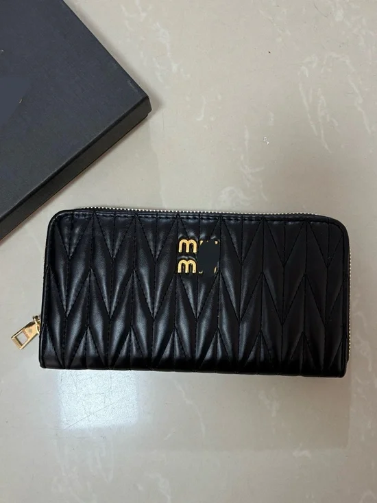 New women’s black fashion wallet