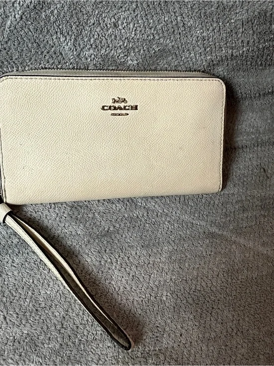 Coach Cream Leather Wristlet Wallet with gold hardware