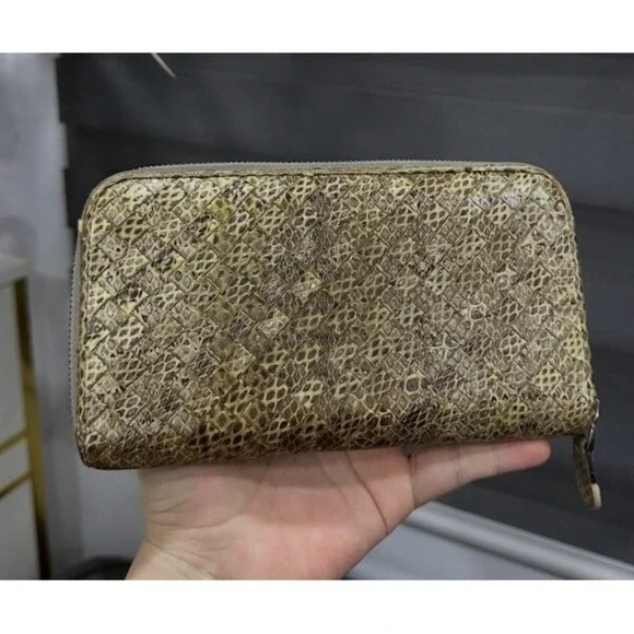 Bottega Veneta Intrecciato leather wallet‎ in Beige SnakeEmbossed Leather