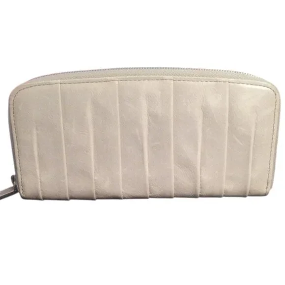 Hobo| Light Gray | Leather Zip Wallet | Pleated | GUC