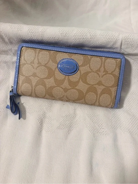 Coach Peyton Long Wallet