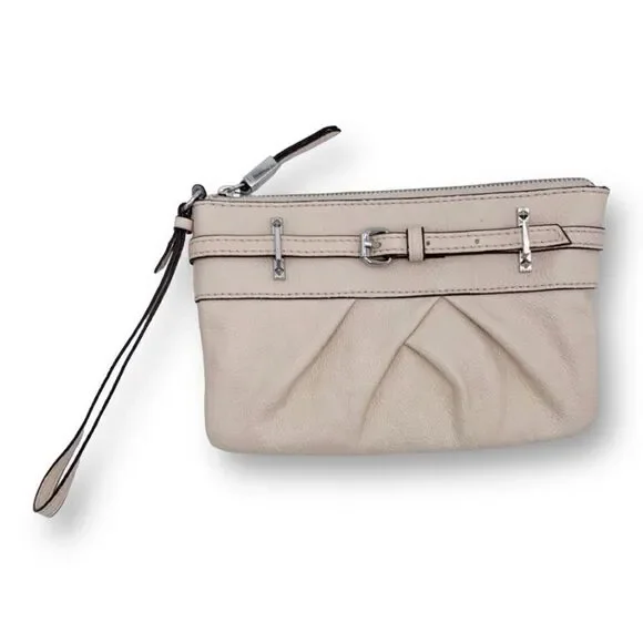 Vera Wang Peach Wristlet Wallet NWOT‎