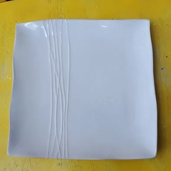 Pier 1 Sakui Dinner Plate 11