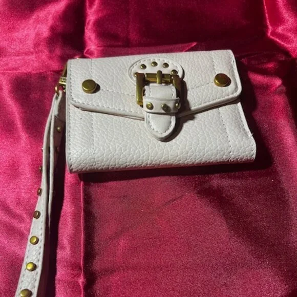 Steve Madden Bwesten Textured‎ Tri-Fold Wallet textured, pebbled faux-leather