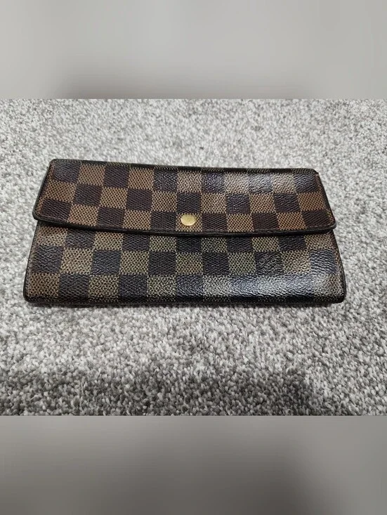 Louis Vuitton Damier Sarah Wallet