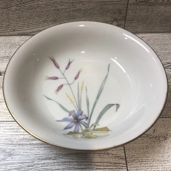 Eschenbach‎ Bavaria Germany Dessert Fruit Bowl Pastel Floral Gold Trim 5.25