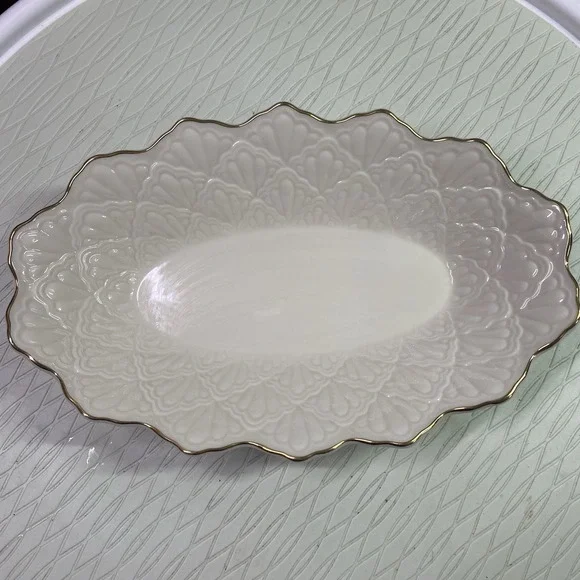 LENOX Jacquard SW Dish pattern dish gold rim sawtooth edge 9.5x6x2'' centerpiece