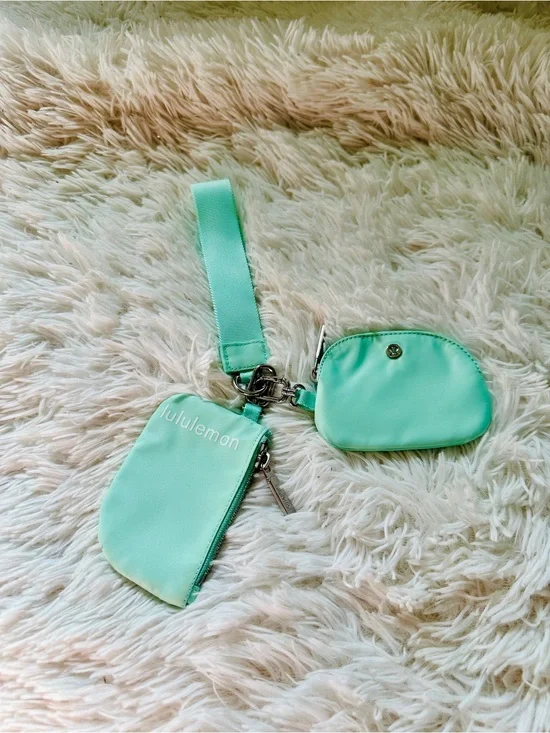 Lululemon Dual Pouch Wristlet PDGR VPOR Paradise Green Vapor NEW