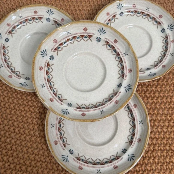 International Stoneware Saucers Set‎ of 4 Speckled Floral Pattern Japan
