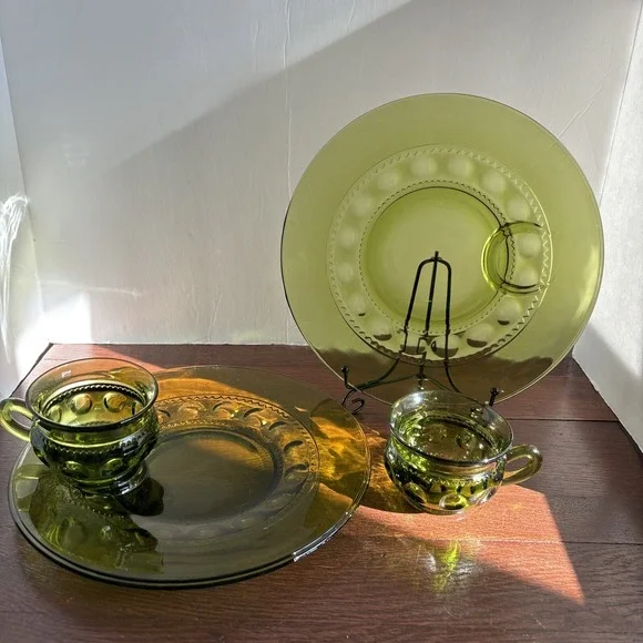 Vintage‎ INDIANA GLASS Green KINGS CROWN Thumbprint Set of 2 Snack Plates w/Cups