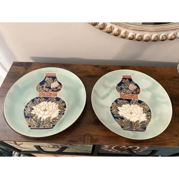 Vintage Kutani Ware Japanese Porcelain Decorative Plates Pair‎ Floral Vase
