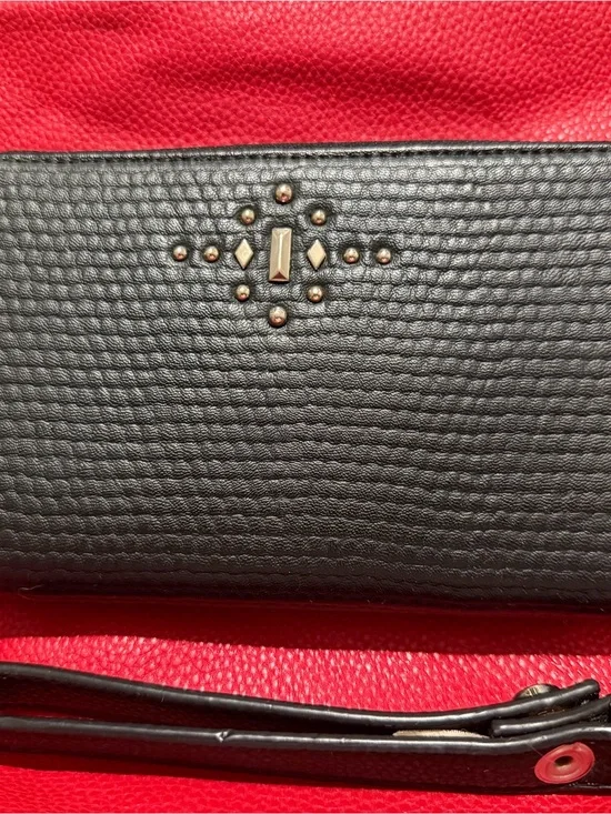 thirty-one all about the Benjamins black Textured Wallet including strap